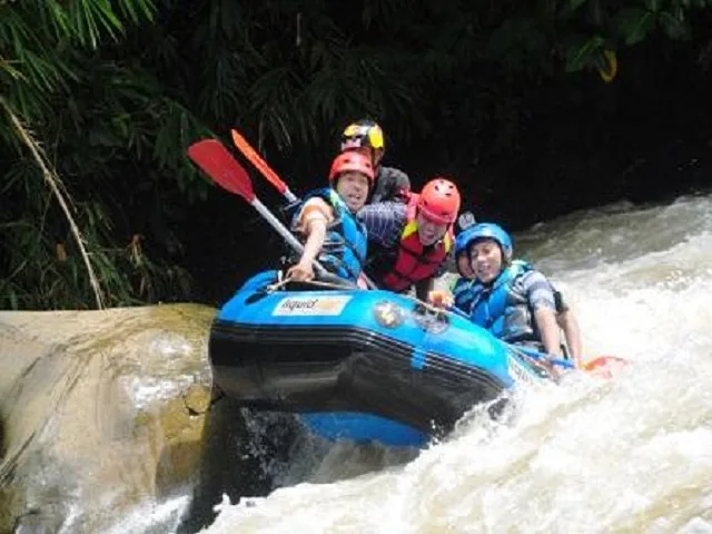 Paket Rafting Bogor (2)