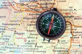 peta & kompas team building di Talaga Cikeas