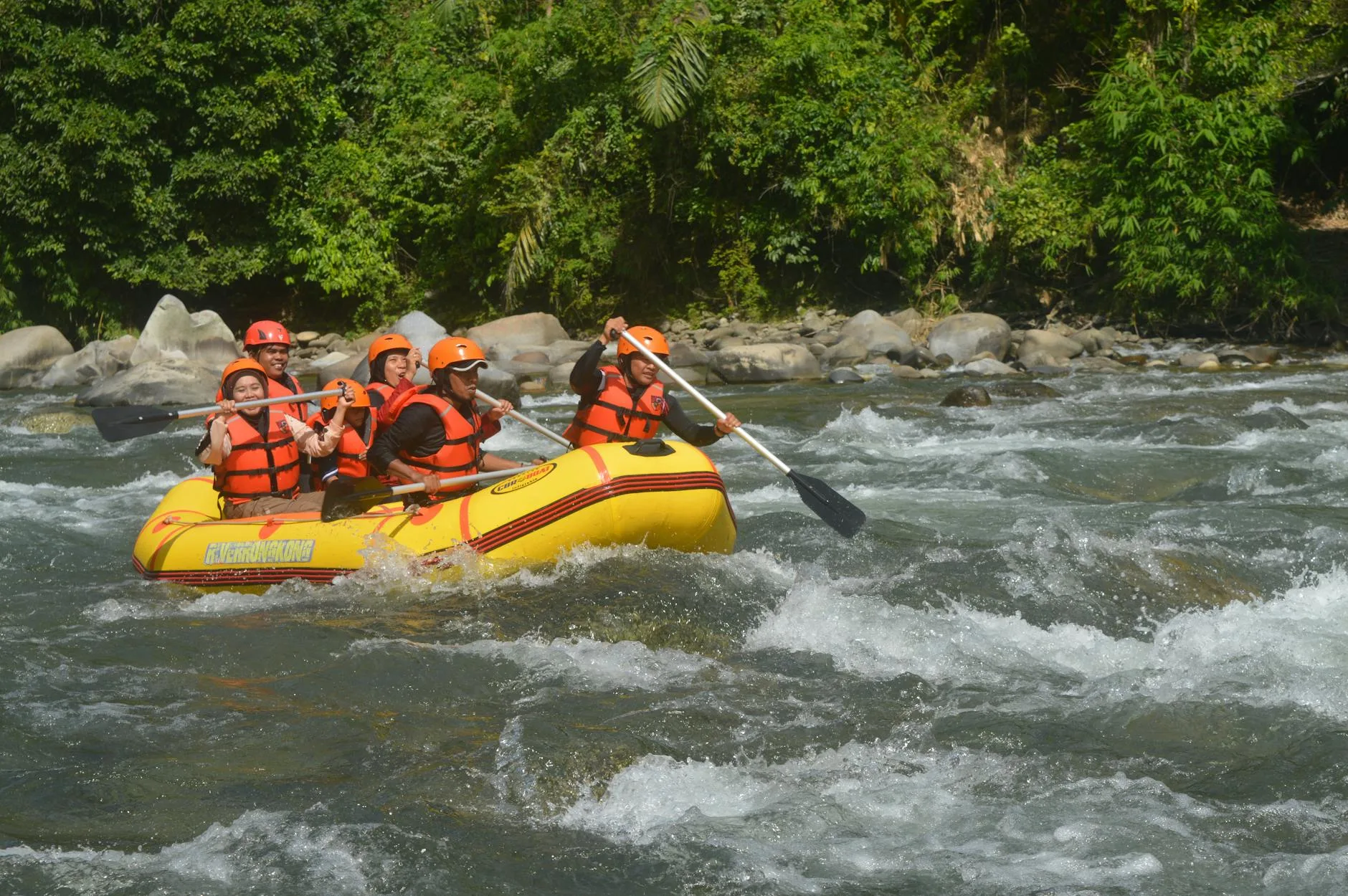 Team building seru dengan rafting di Papalidan Bogor, paket hanya 315 ribu rupiah