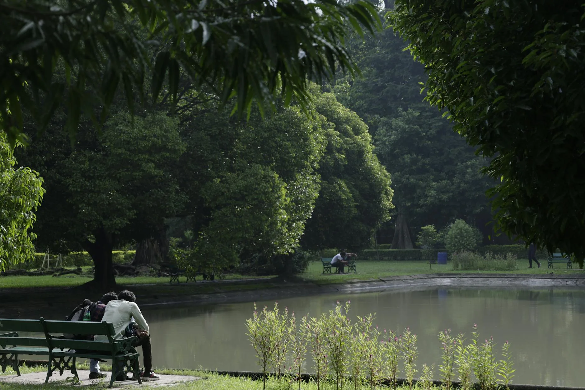 Finish gathering di Kebun Raya Bogor: Taman Teijsmann, Danau Gunting, atau Orchid House, latar alam hijau menutup acara.