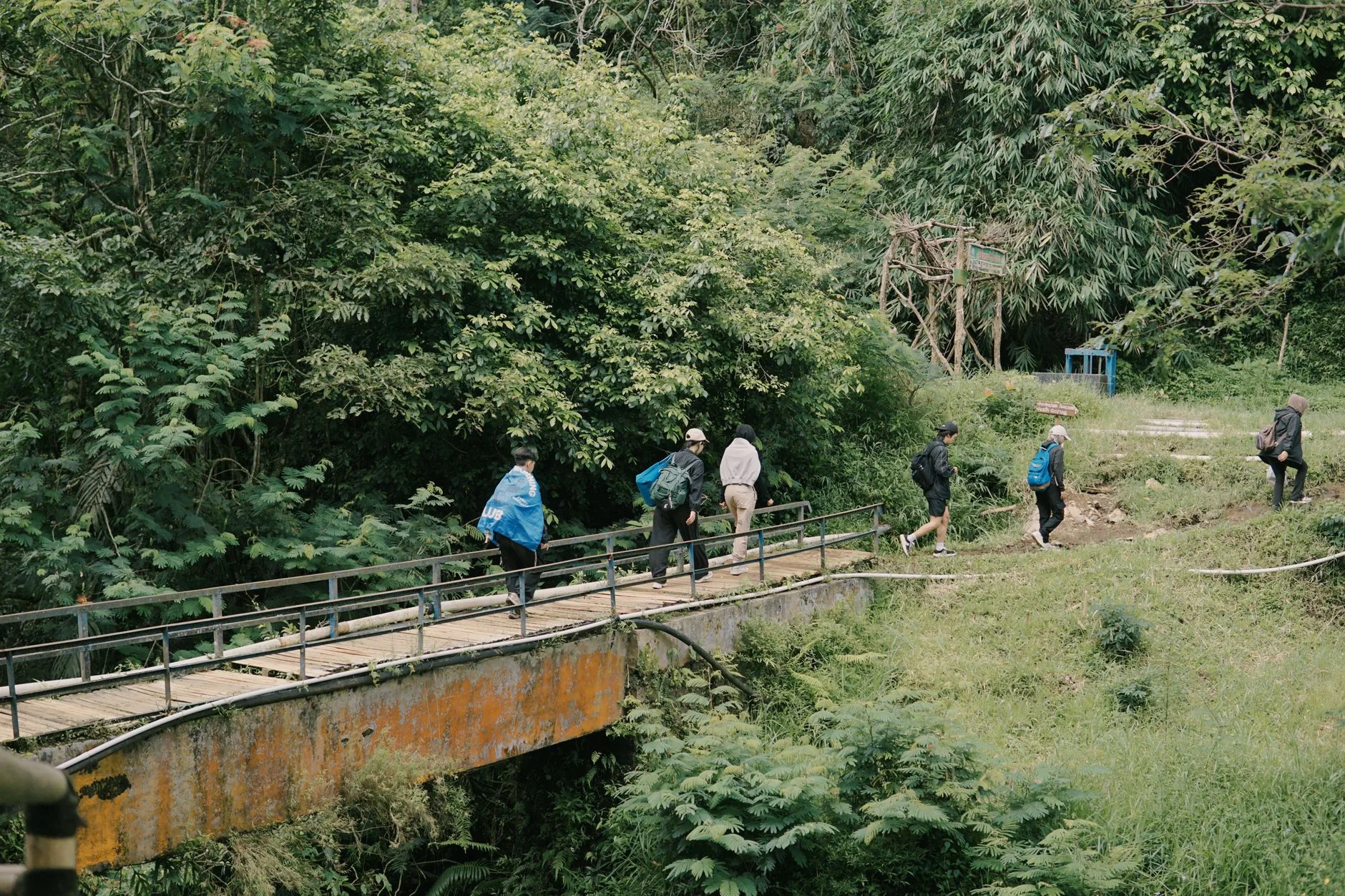 Outbound 3 hari 3 malam lintas Gunung Salak, transformasi musuh jadi sahabat dalam petualangan tim