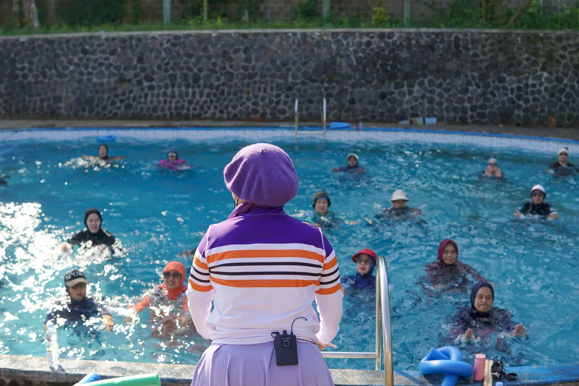 Fun team building 1 hari di Talaga Cikeas Bogor dengan aktivitas outbound seru